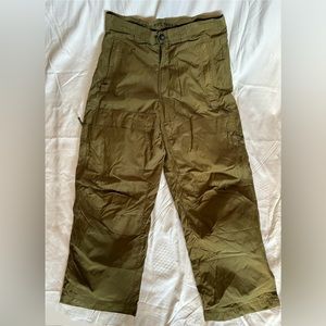 ON EST. 1994 CARGO PANTS SIZE 33’s BRAND NEW COLOR: ARMY GREEN